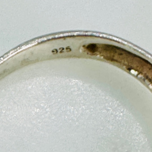 Sterling Silver Ring Garnet  Square Gem  6 3/4 Dainty Modern 925 Unisex - Picture 4 of 12